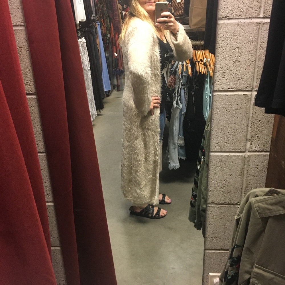 Soft luxurious Lamb fur Long Cream Fuzzy Cardigan - Picture 6 of 6
